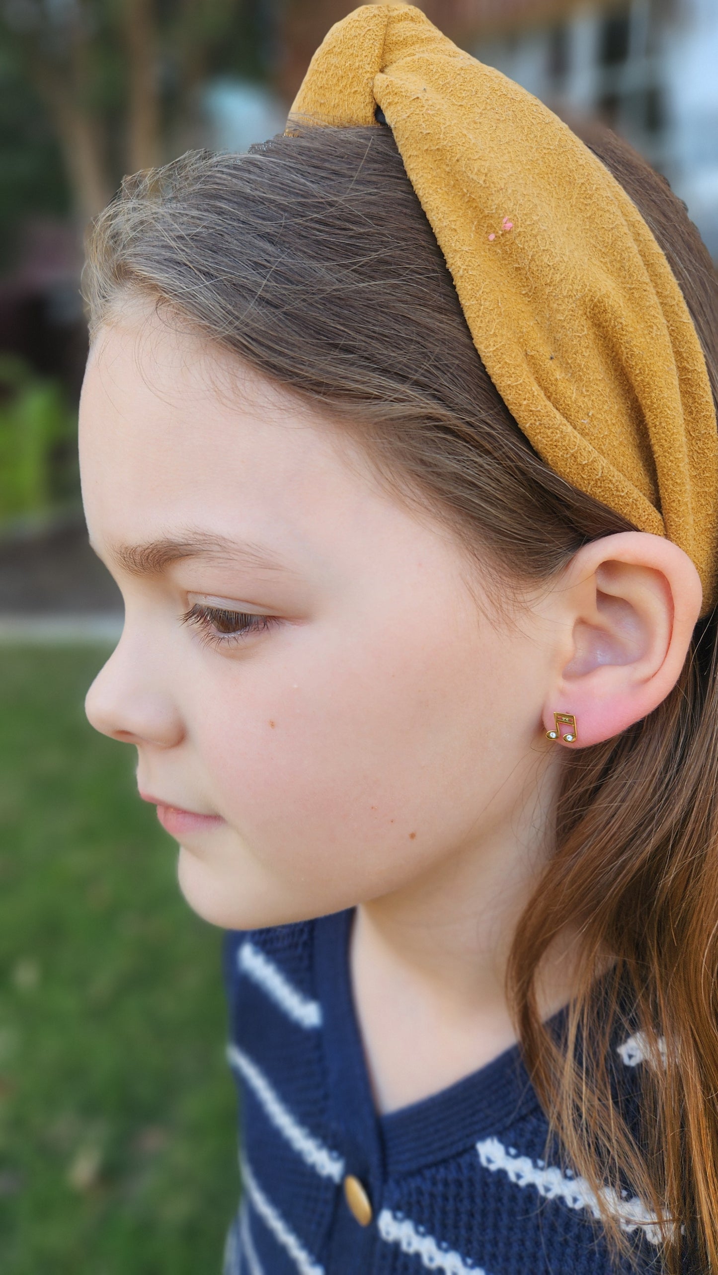 MUSIC NOTE STUD EARRINGS