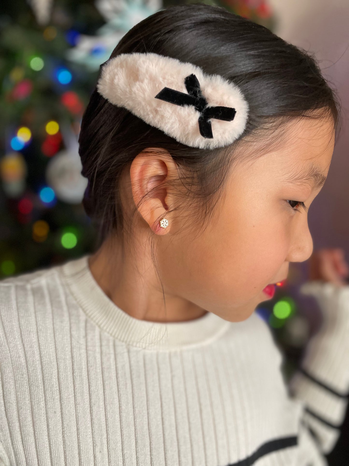 SNOWFLAKE STUD EARRINGS