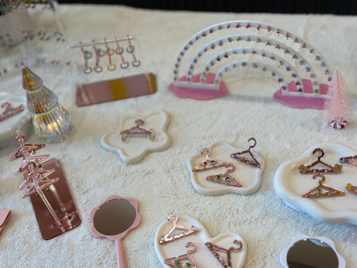 MINI HANGERS