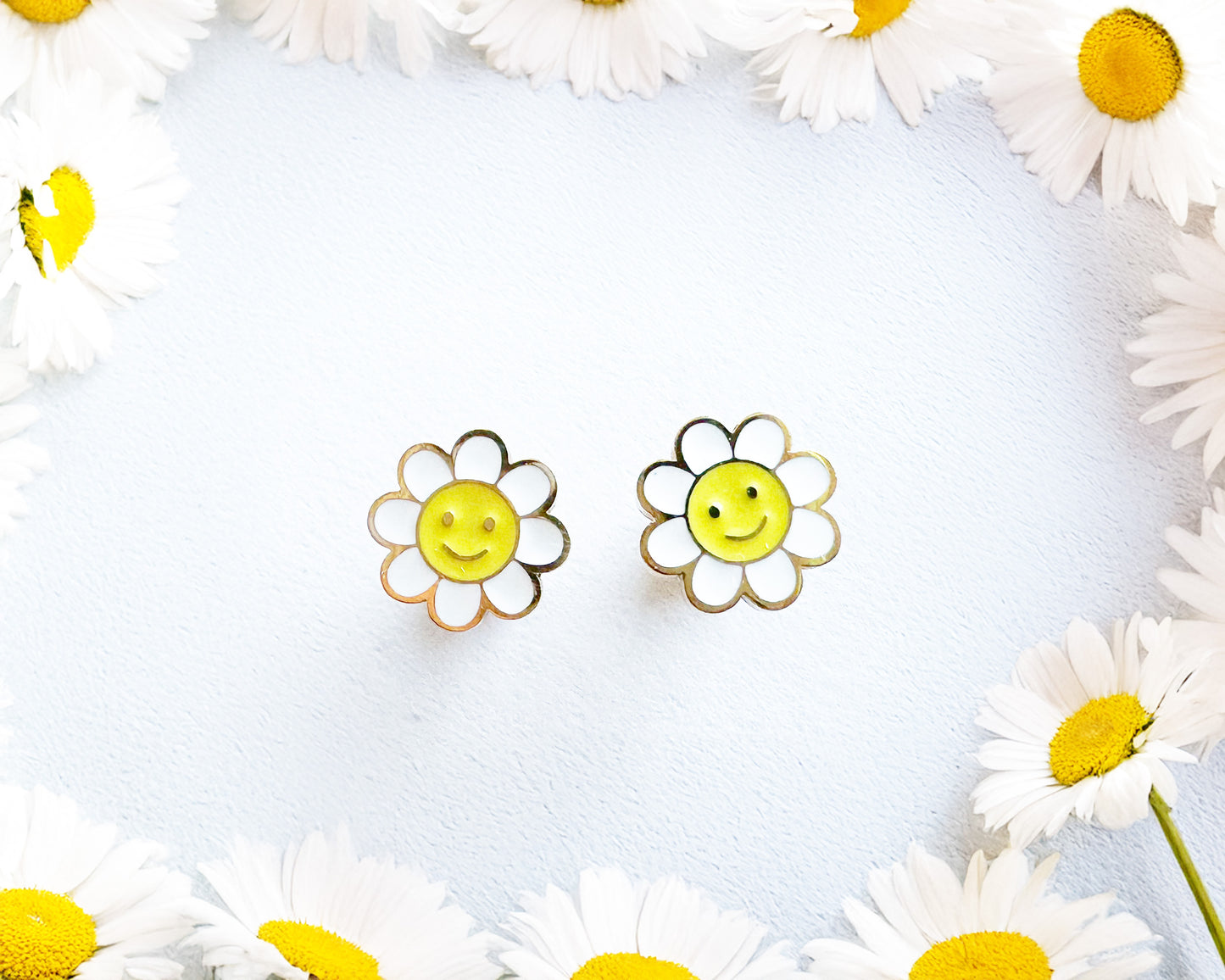 DAISY SMILE EMOJI STUD EARRINGS